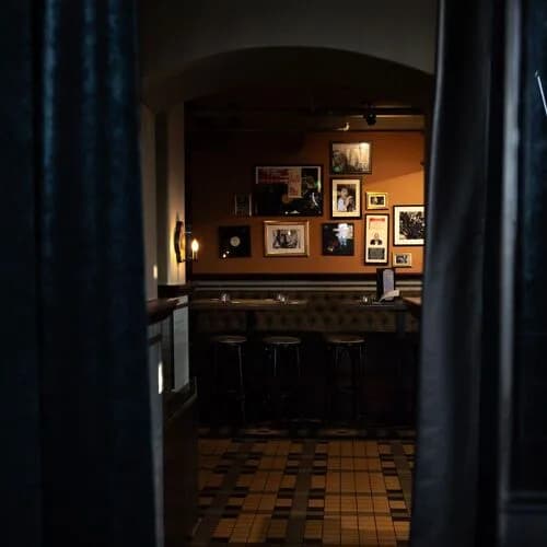 NY Basement — moderne keuken restaurant in Rotterdam