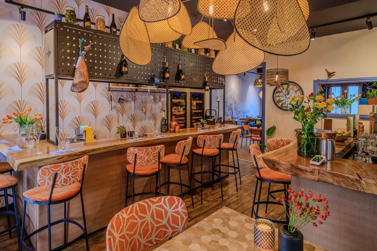 Resumé by 6&24 — internationaal restaurant in Den Haag