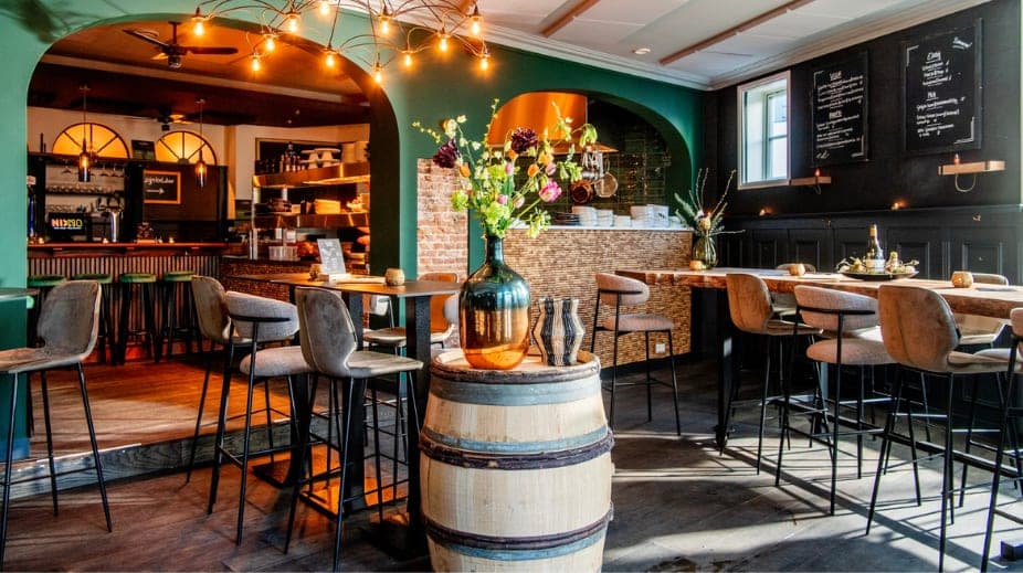 Petit Caveau Wijnbar & Bistro — frans restaurant in Tiel