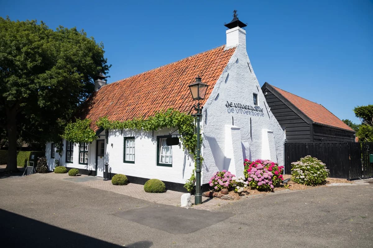 De Vijverhoeve — internationaal restaurant in Sluis